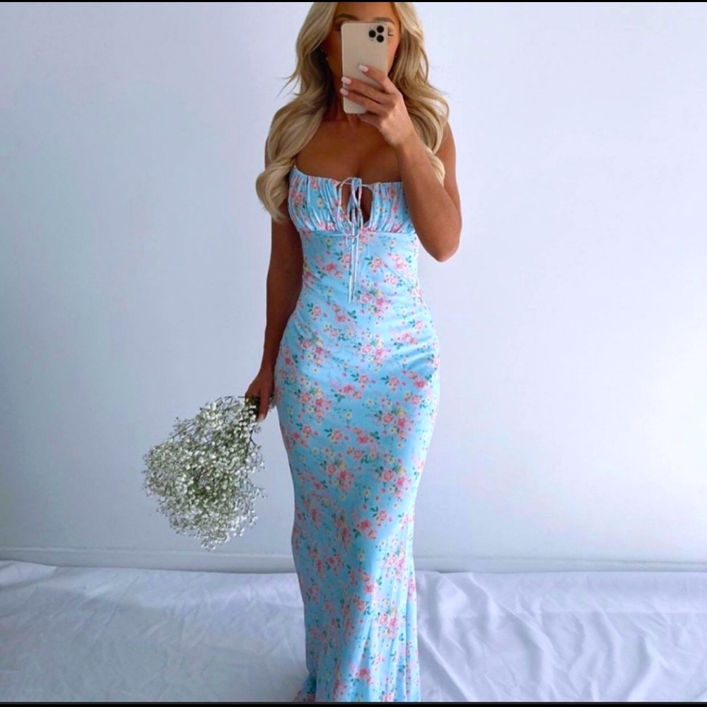 HOUSE OF CB RAPHAEL PALE BLUE FLORAL SUMMER MAXI DRESS, S